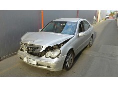 mercedes-benz clase c (w203) berlina del año 2002