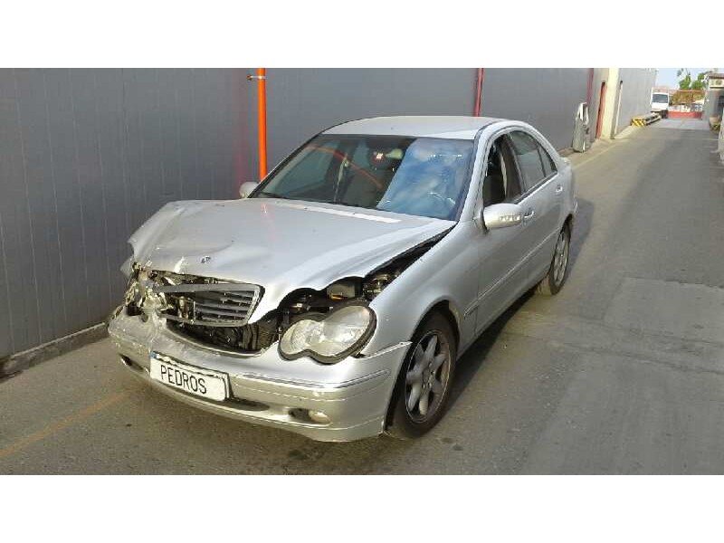 mercedes-benz clase c (w203) berlina del año 2002