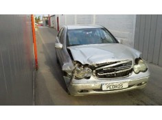 mercedes-benz clase c (w203) berlina del año 2002 2