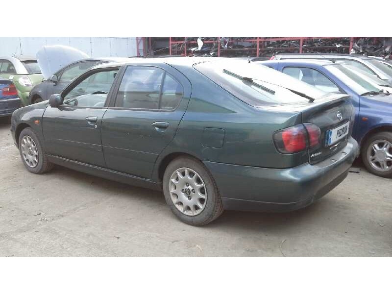 nissan primera berlina (p11) del año 2001