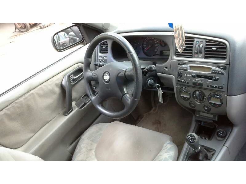 nissan primera berlina (p11) del año 2001