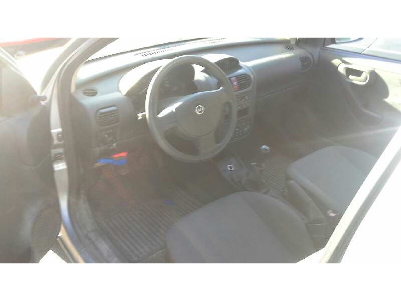 opel corsa c del año 2002