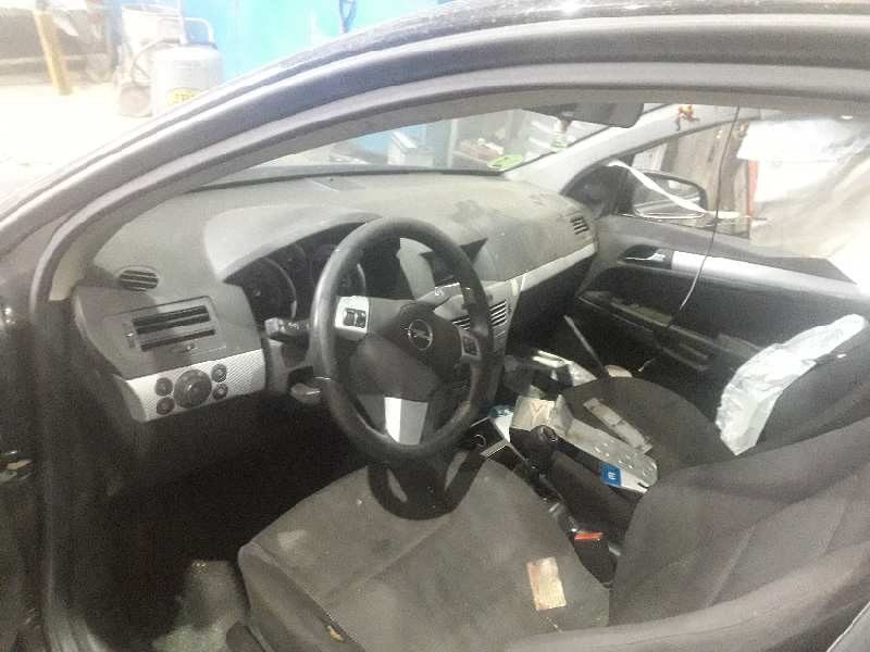 opel astra h berlina del año 2006
