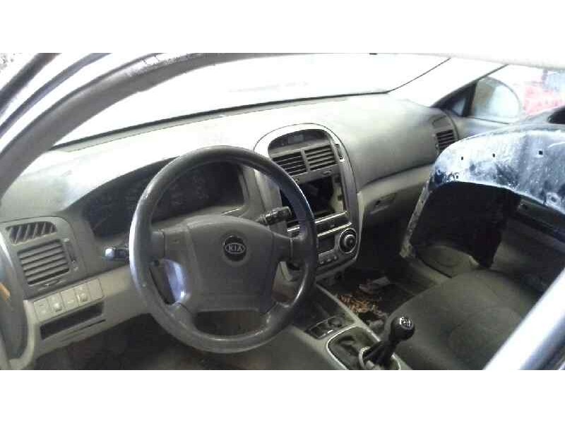 kia cerato del año 2004