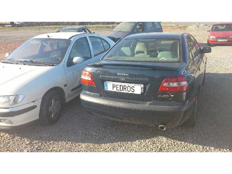 volvo s40 berlina del año 2002