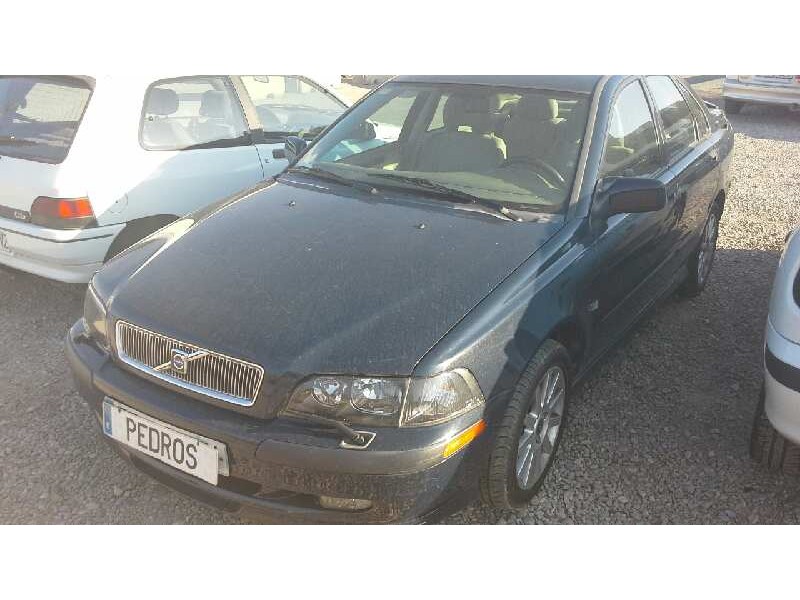 volvo s40 berlina del año 2002