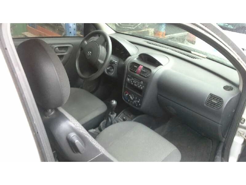 opel corsa c del año 2002