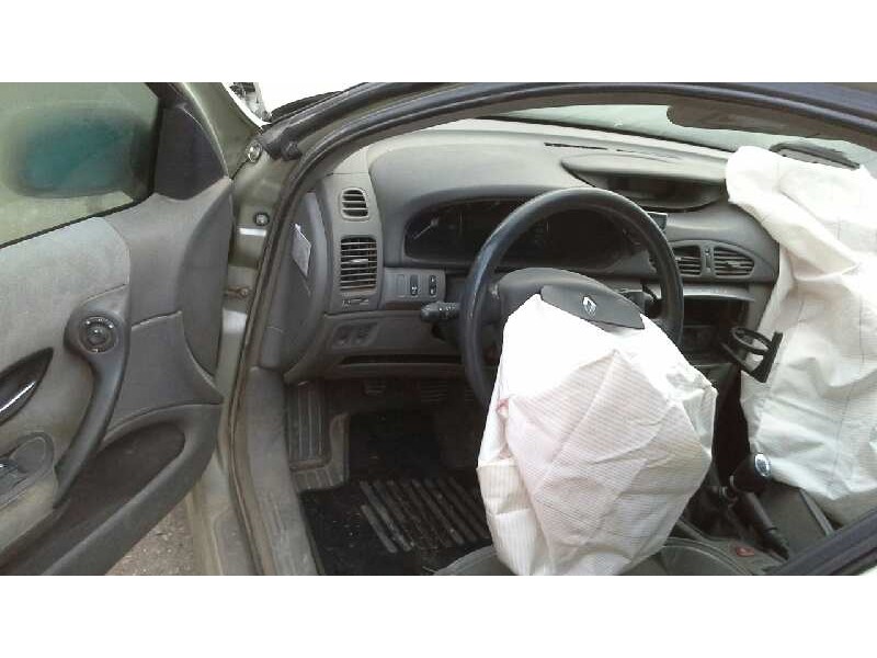 renault laguna ii (bg0) del año 2002