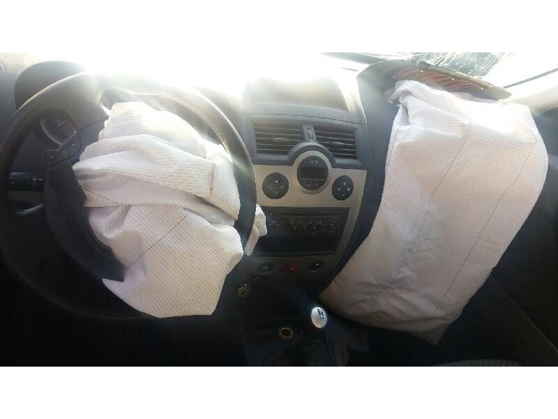 renault megane ii classic berlina del año 2005