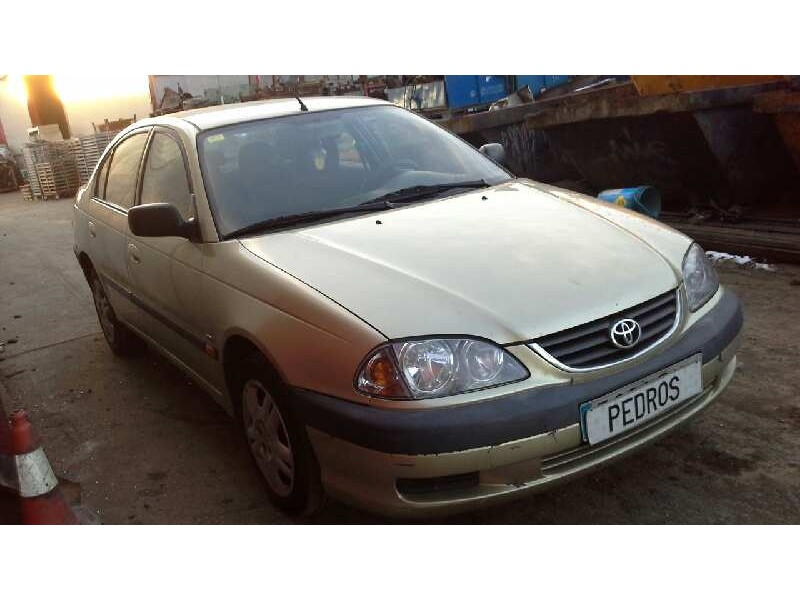 toyota avensis berlina (t 22) del año 2002