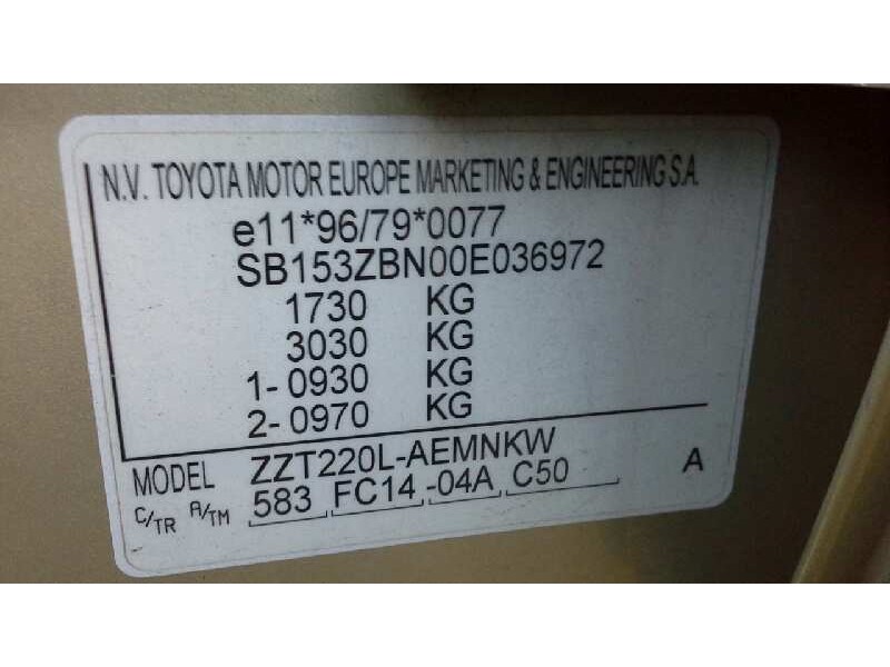 toyota avensis berlina (t 22) del año 2002