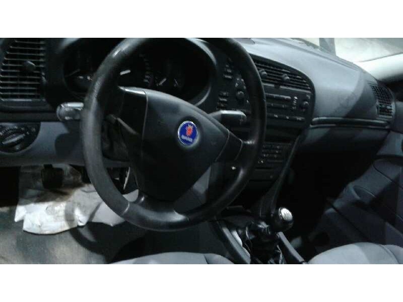 saab 9-3 berlina del año 2003