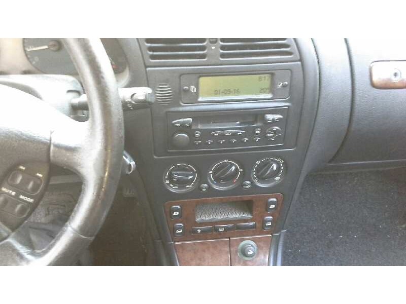 citroën xsara berlina del año 2001