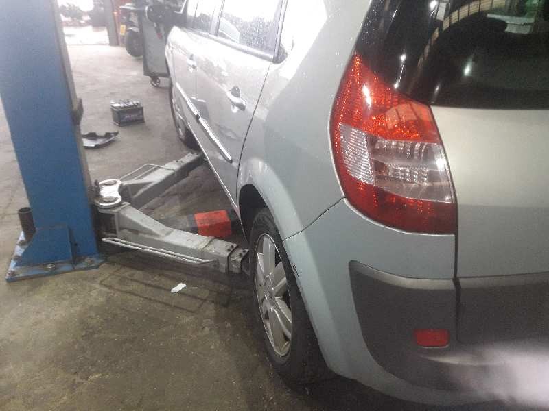 renault scenic ii del año 2004