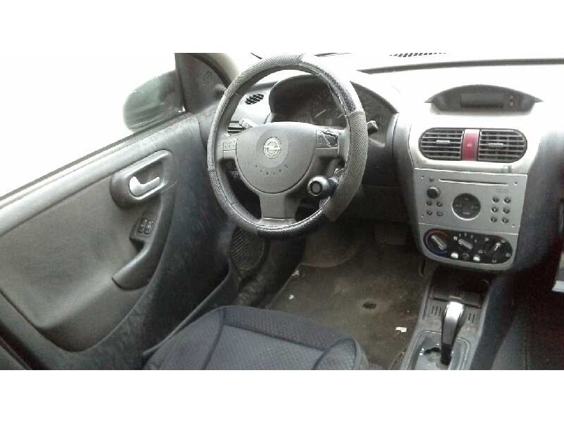 opel corsa c del año 2004