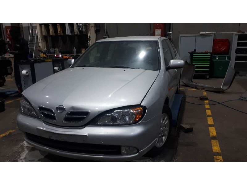 nissan primera berlina (p11) del año 2000