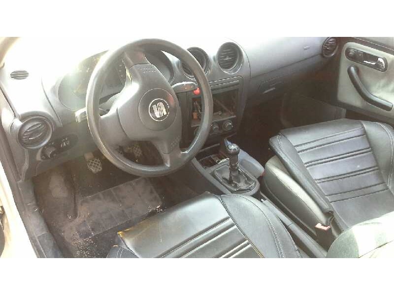 seat ibiza (6l1) del año 2004