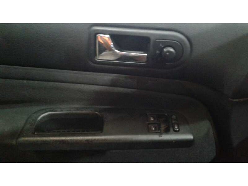 volkswagen golf iv berlina (1j1) del año 2004