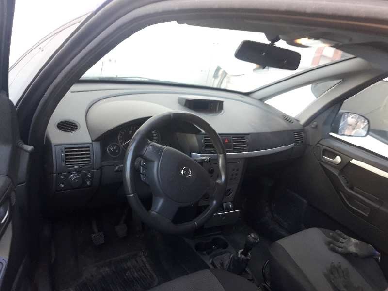 opel meriva del año 2004