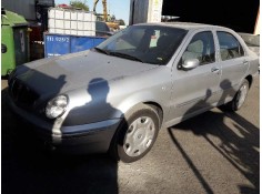 lancia lybra berlina del año 2000 2