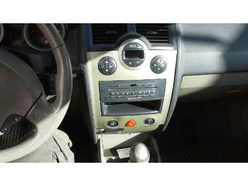 renault megane ii berlina 3p del año 2004