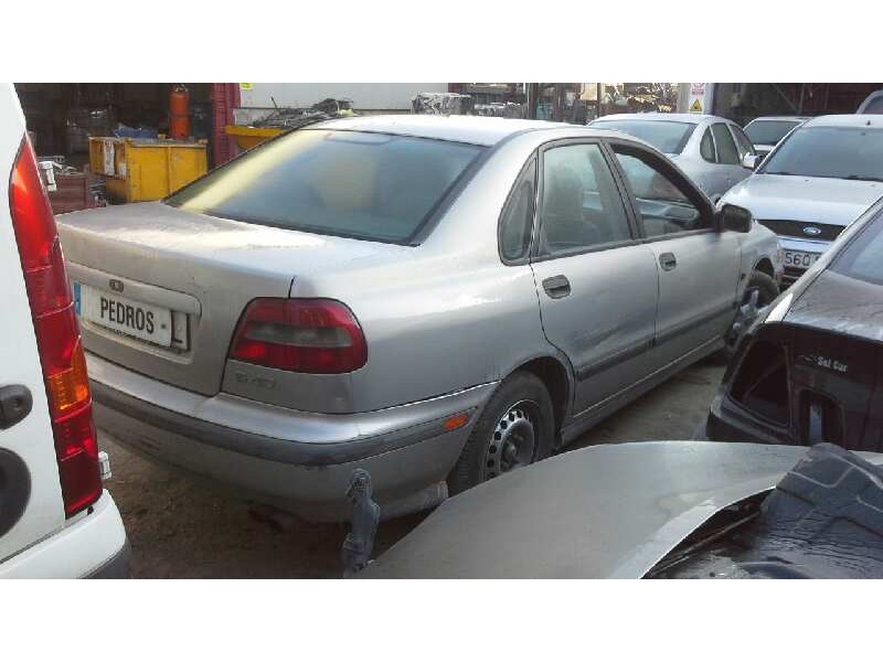 volvo s40 berlina del año 1996