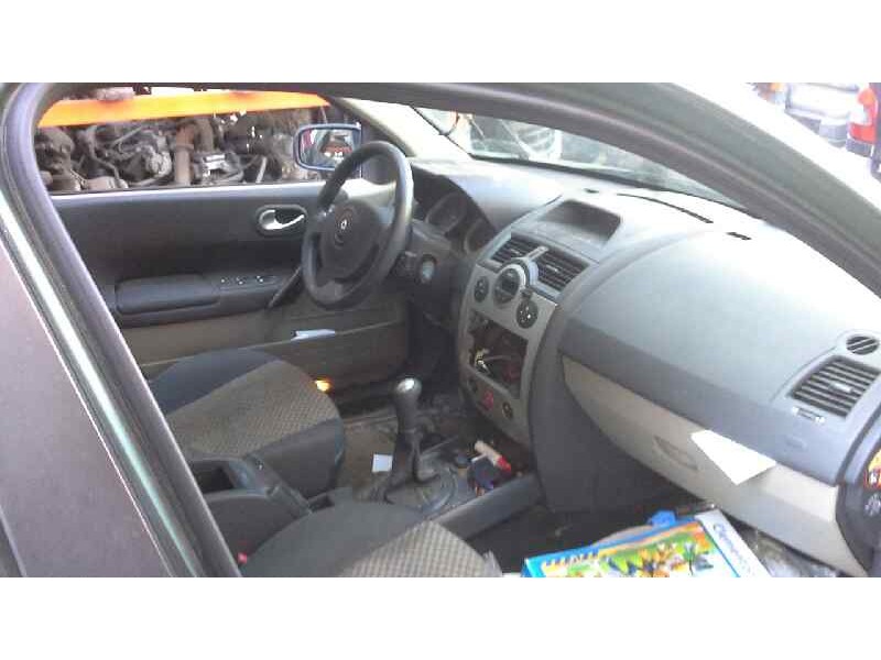 renault megane ii classic berlina del año 2004