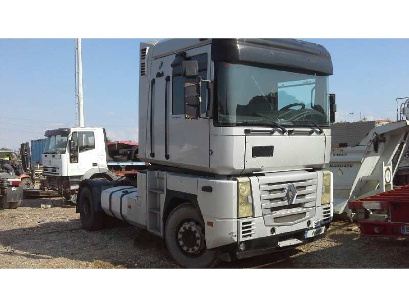 renault magnum del año 2003