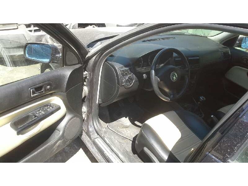 volkswagen golf iv berlina (1j1) del año 2000