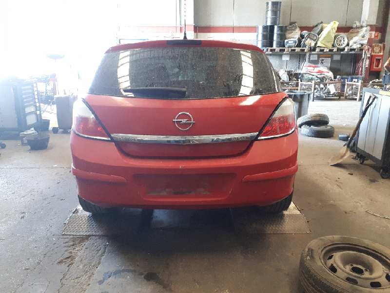opel astra h berlina del año 2005