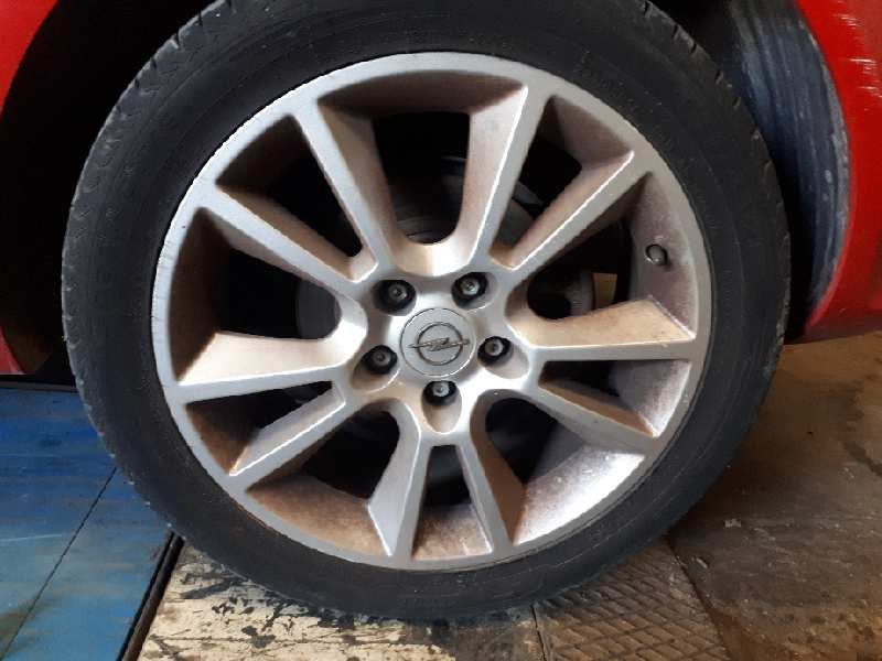 opel astra h berlina del año 2005