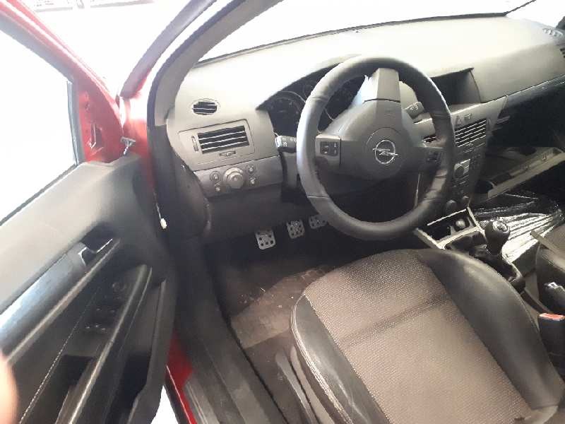 opel astra h berlina del año 2005