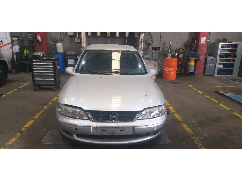 opel vectra b berlina del año 2002