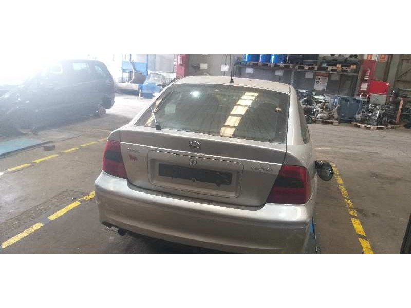opel vectra b berlina del año 2002