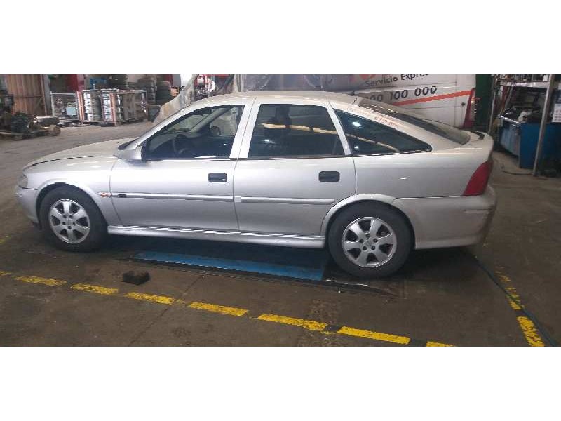 opel vectra b berlina del año 2002