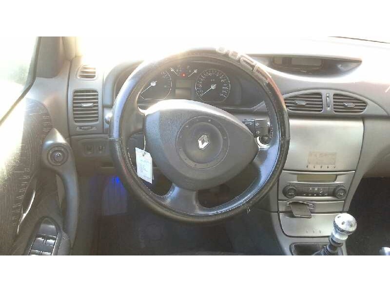 renault laguna ii (bg0) del año 2001