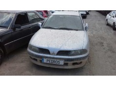 mitsubishi carisma berlina 5 (da0) del año 2003 2