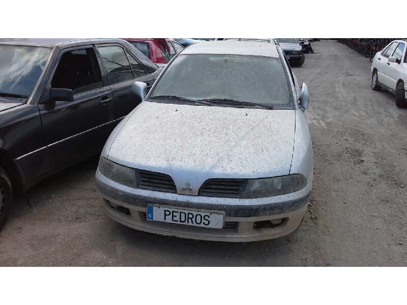 mitsubishi carisma berlina 5 (da0) del año 2003