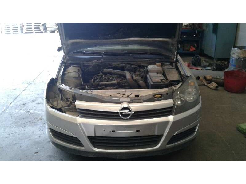 opel astra h berlina del año 2004