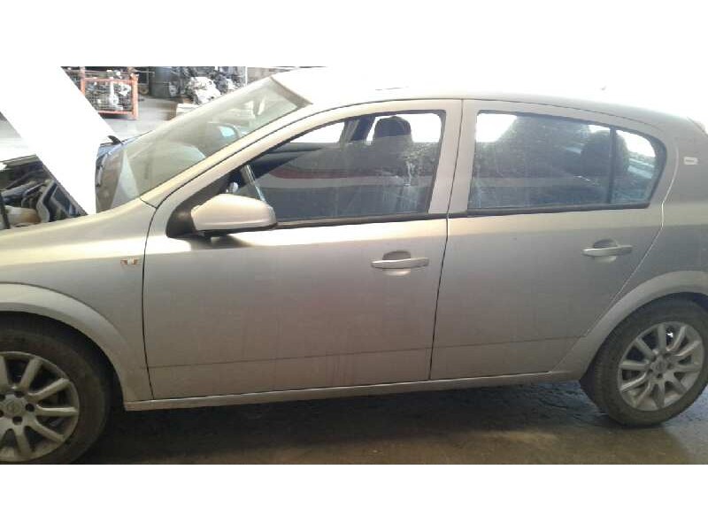 opel astra h berlina del año 2004