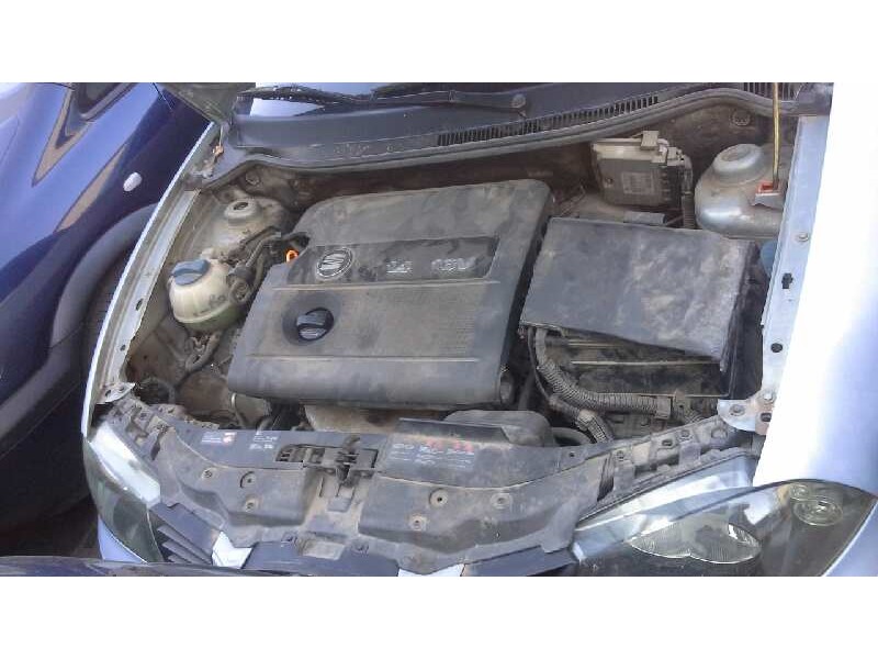 seat ibiza (6l1) del año 2002