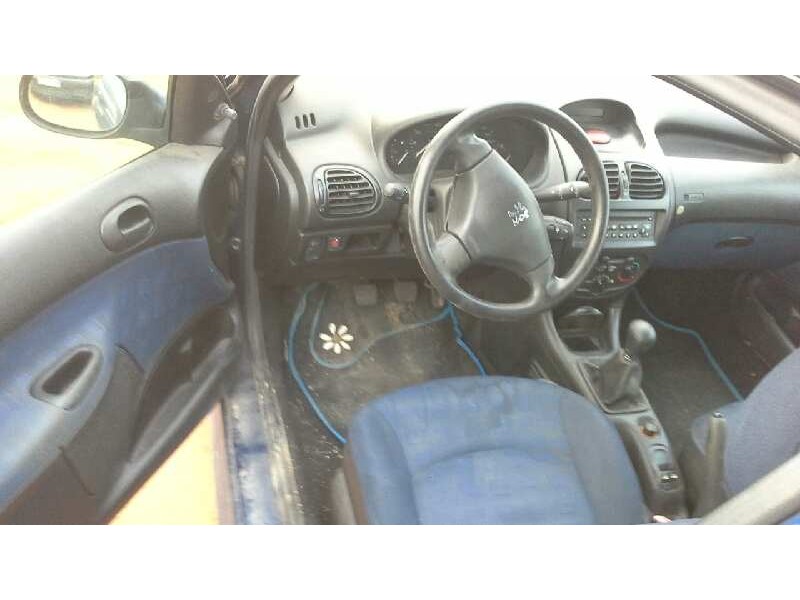 peugeot 206 berlina del año 2002