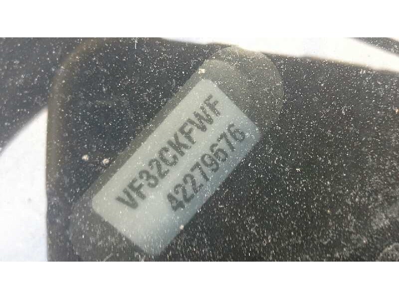 peugeot 206 berlina del año 2002