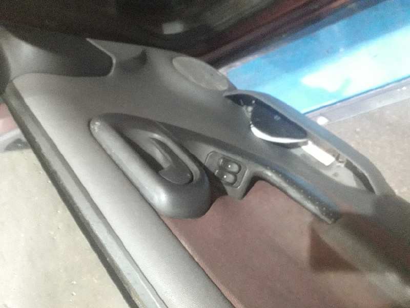 opel corsa c del año 2002