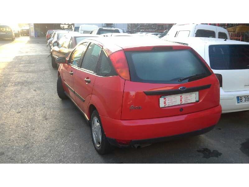 ford focus berlina (cak) del año 2001