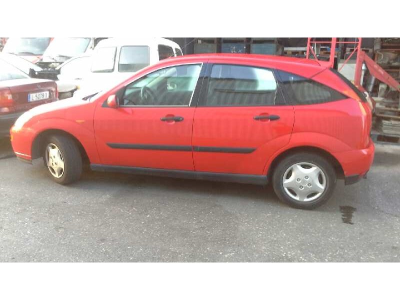 ford focus berlina (cak) del año 2001