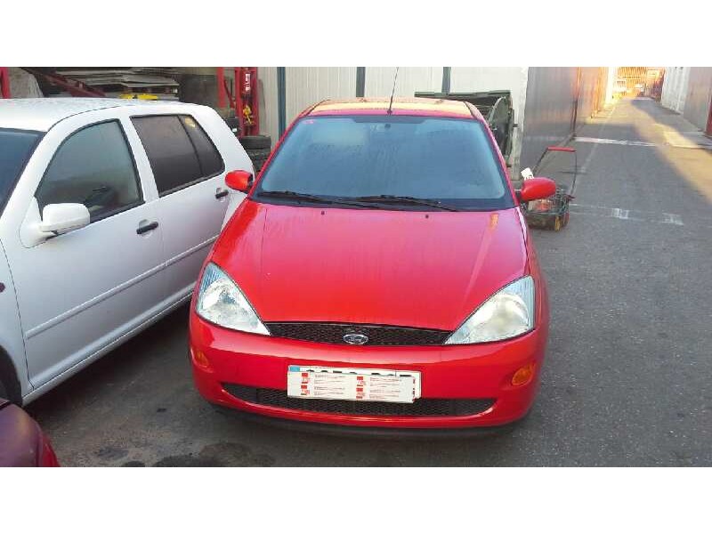 ford focus berlina (cak) del año 2001