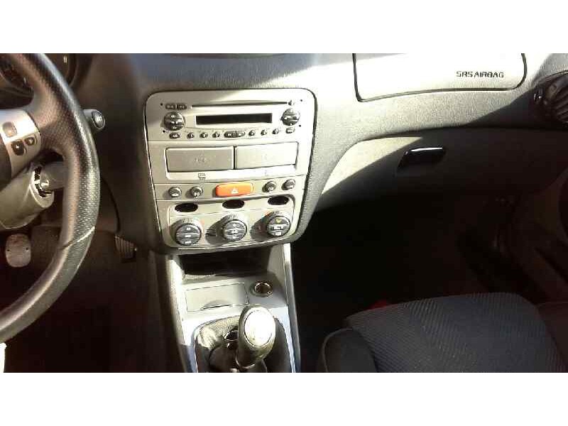 alfa romeo 147 (190) del año 2000