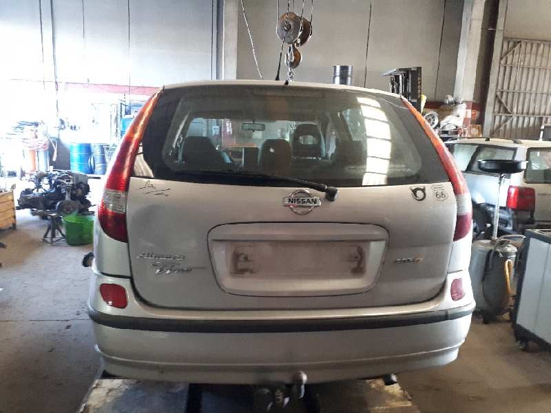 nissan almera tino (v10m) del año 2001