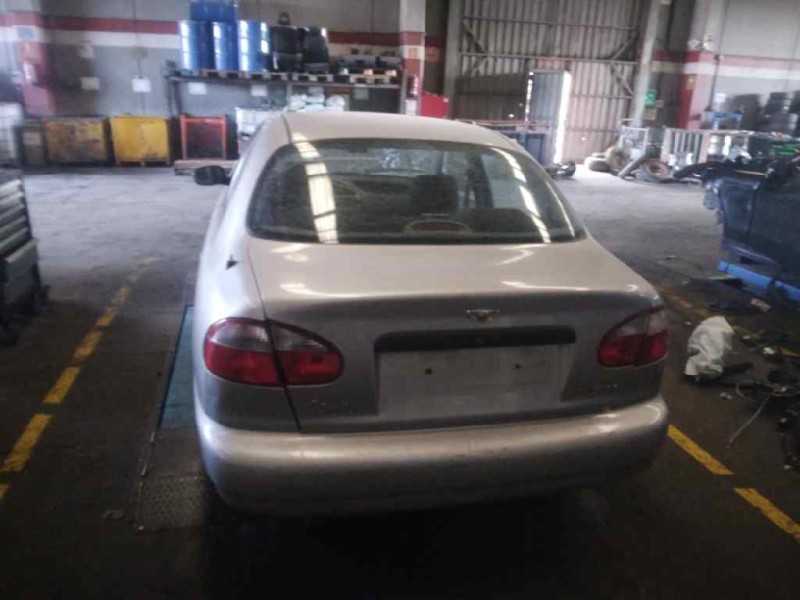 daewoo lanos del año 2001